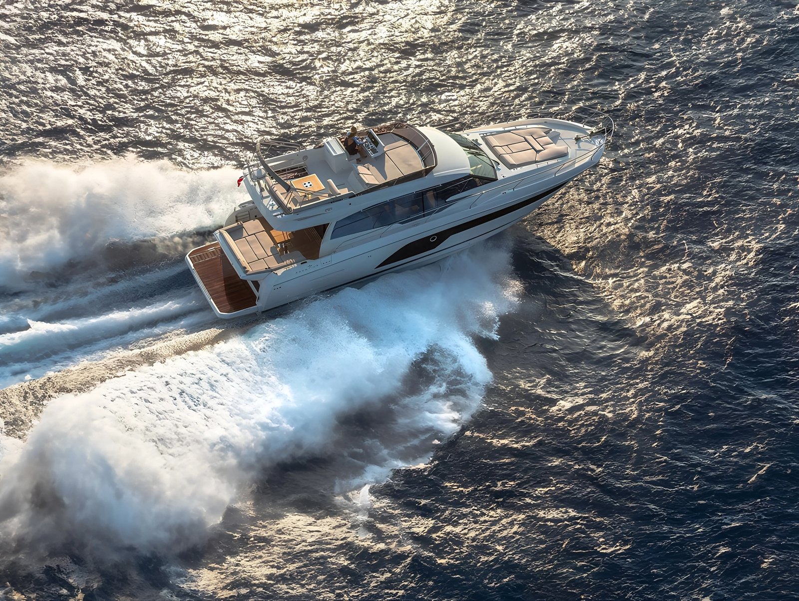 Prestige 590 Fly